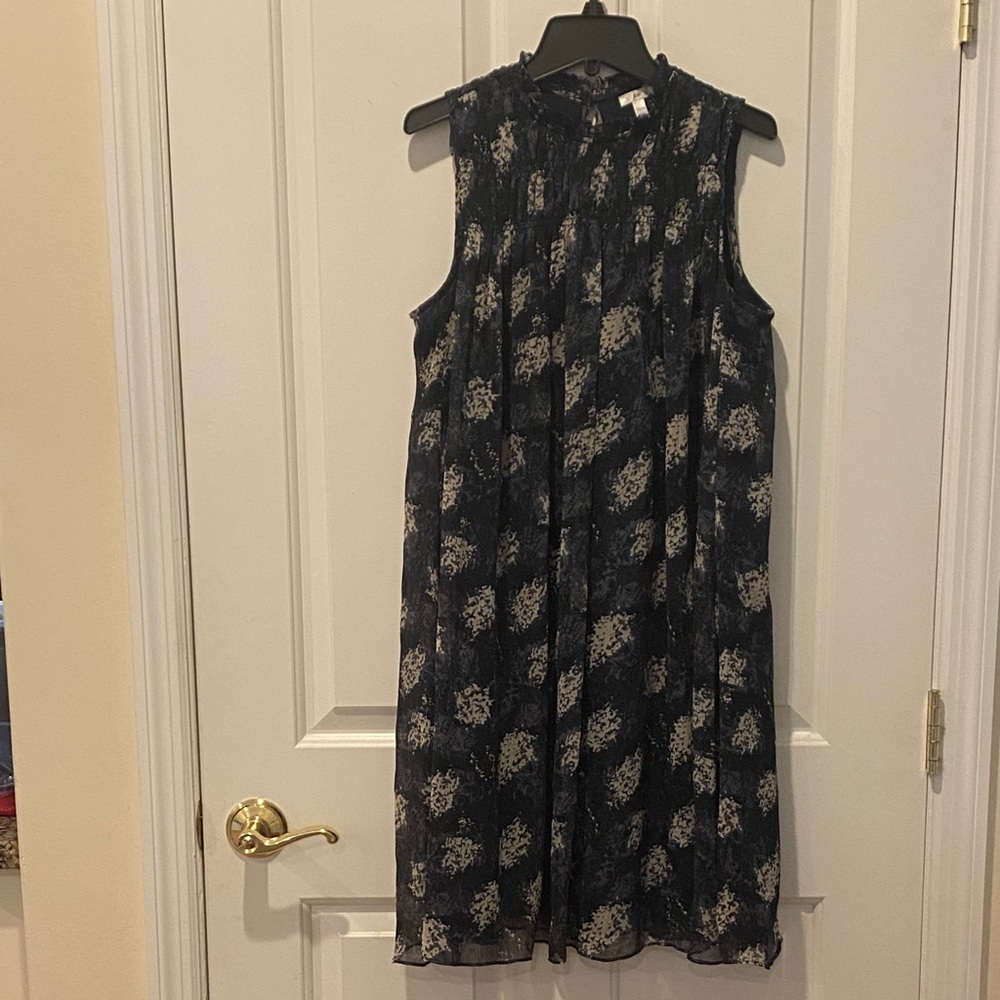 Sleeveless Navy and Light Gray/Beige Floral Flowing Chiffon/lLned Dress.